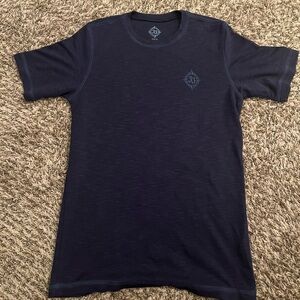 club 33 disney T-Shirt small